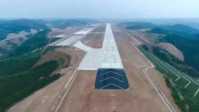 延安南泥湾机场顺利通过投产校飞 力争年内实现通航