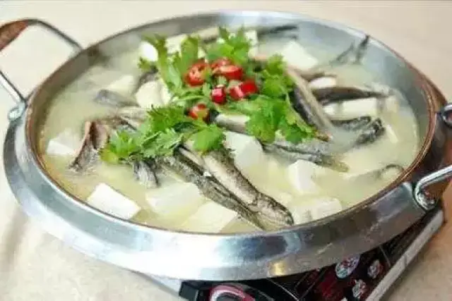 泥鳅炖豆腐