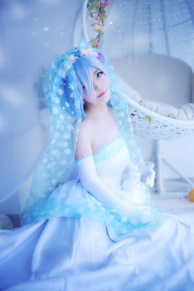 雷姆cosplay 超梦幻婚纱小公举