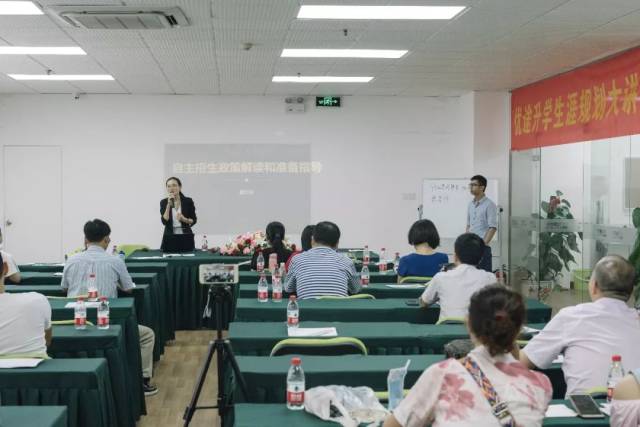 惊呆本吃瓜群众,云南学霸不上清华选川大是为