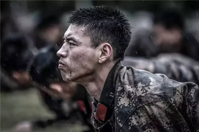 建军90周年阅兵 在位于内蒙古的朱日和训练基地举行 来自武警部队猎鹰