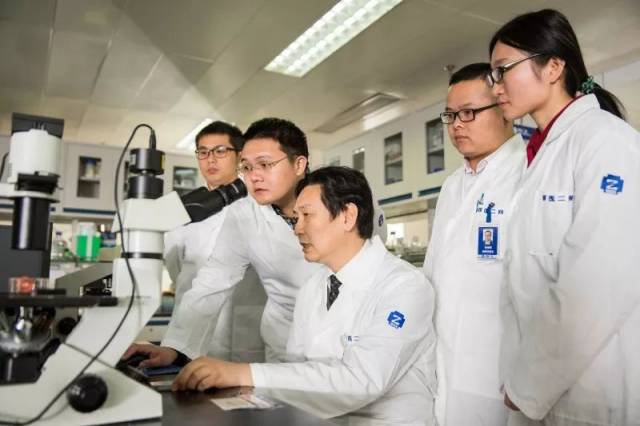 18载研发人工真皮，从医35年的浙二烧伤科主任韩春茂故事多