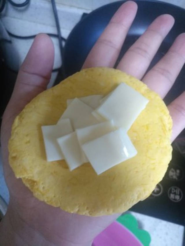 宝宝5个月可以吃鸡蛋黄吗 544733027a9840508bc02bc3e8c2927e.jpeg