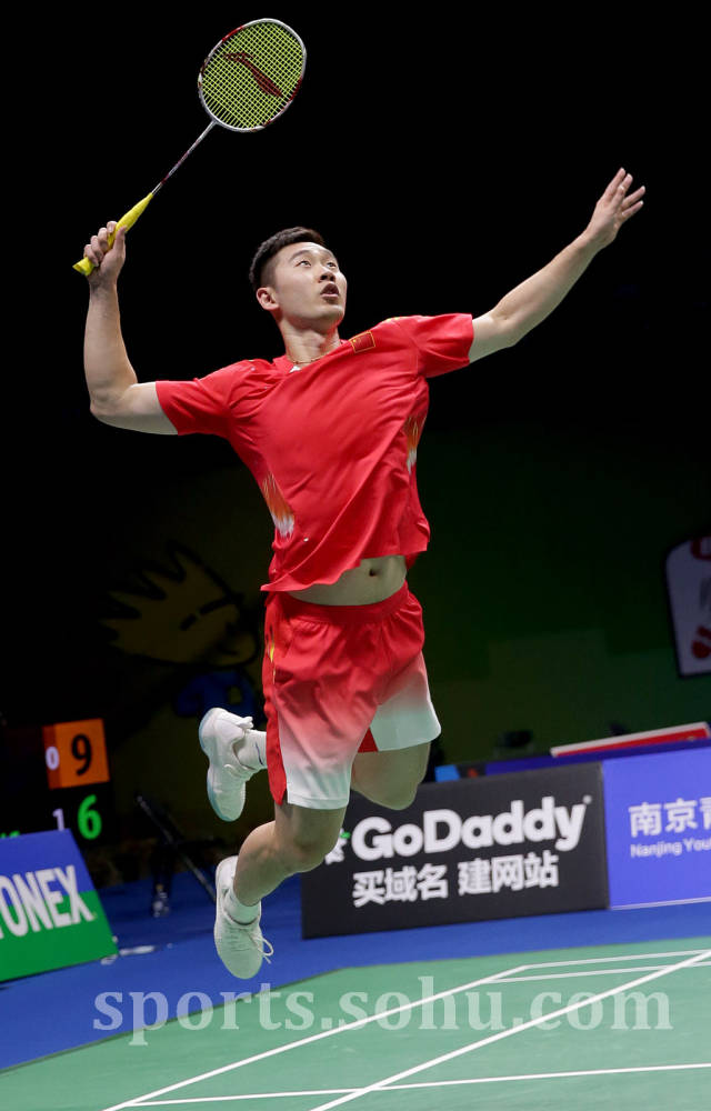 高清图:张楠\/刘成2-1晋级 秀大力扣杀霸气十足