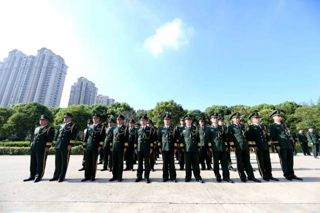 支队在家党委常委,机关干部,警勤中队,特勤中队官兵以及专职消防员10