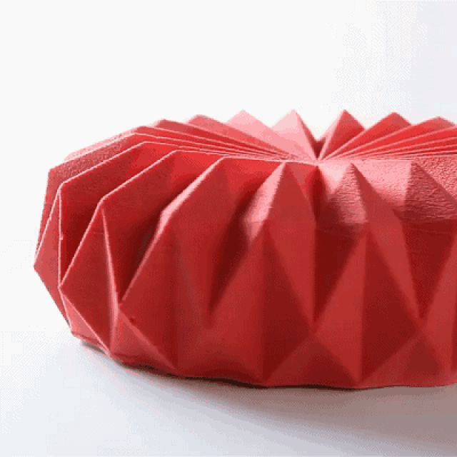 中国的折纸艺术给了她灵感——建筑师小美妞"折纸蛋糕