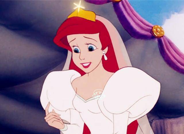 迪士尼公主中的四个王冠,爱丽儿的很可爱,乐佩的最华丽