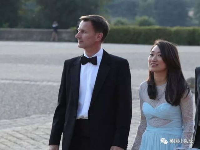 "中国女婿"英国外长口误,说自己老婆是"日本人"!