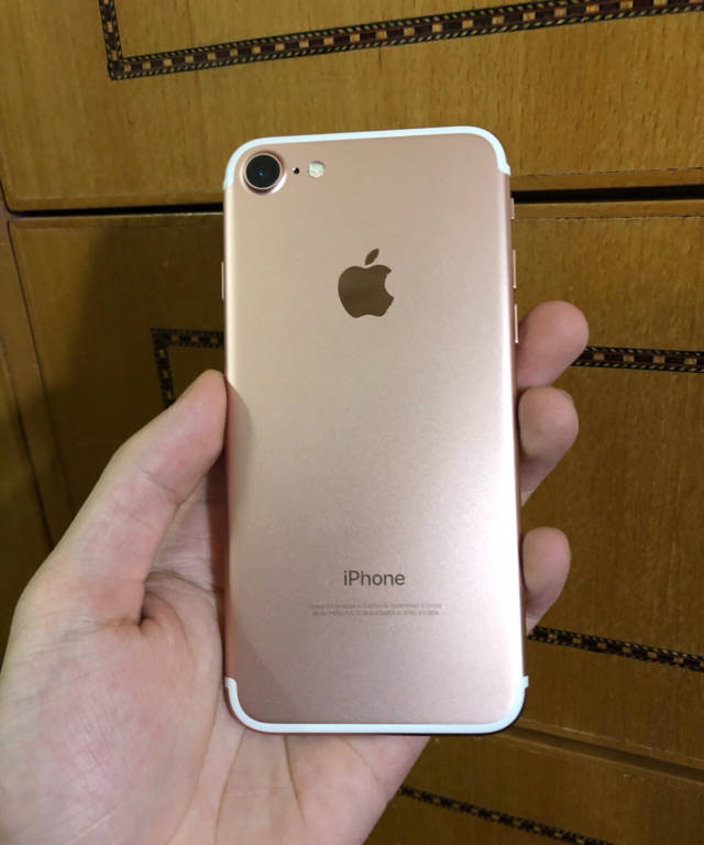 花1800元买iphone7,网友:再也不贪便宜了!