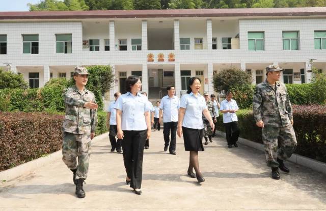 八一特辑丨三明中院院长姚丽青慰问部队官兵,共叙鱼水情