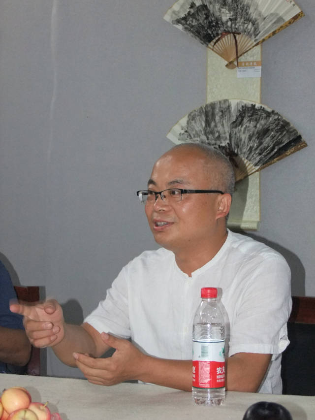 墨韵清风—当代中国画名家成扇邀请展在郑州展出