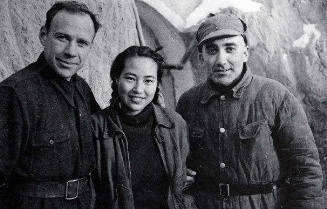 第一个加入新中国国籍的老外,娶中国媳妇,并说