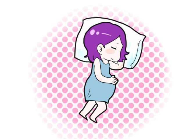 2,坐姿睡姿 睡觉找一个舒服的姿势,不要翻来覆去的,不然小宝宝也不