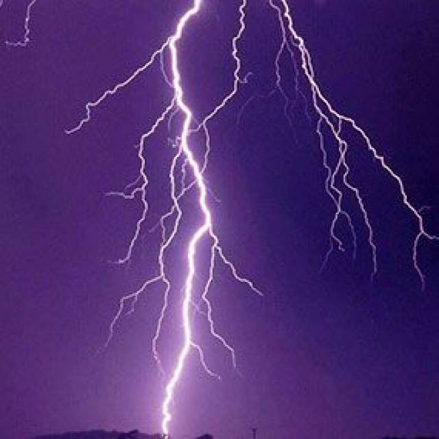 科普知识!雷雨天打手机会把雷招来吗?