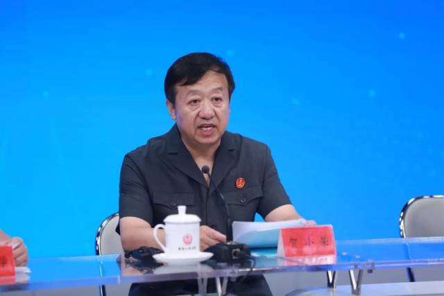 最高人民法院审判委员会专职委员,民二庭庭长贺小荣介绍相关情况