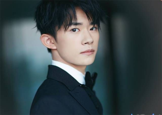 系?李艺彤对粉丝很好?宋威龙争宠?易烊千玺团