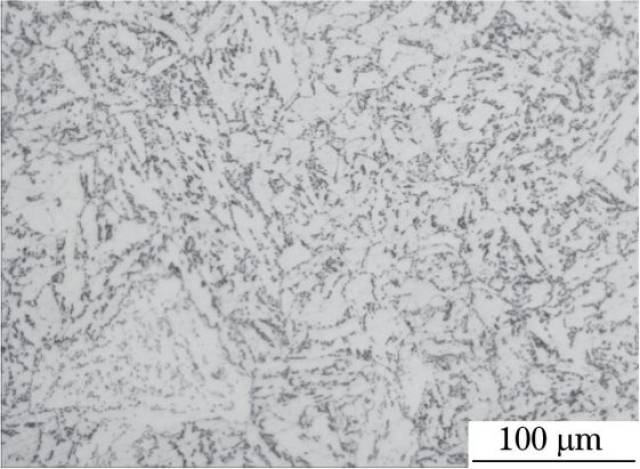 回火贝氏体 铁素体形貌 图4是第4组试样的显微组织形貌,为回火贝氏体