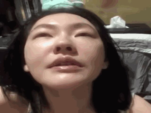 杨幂的双下巴比发际线更抢镜啊哈哈哈哈哈哈