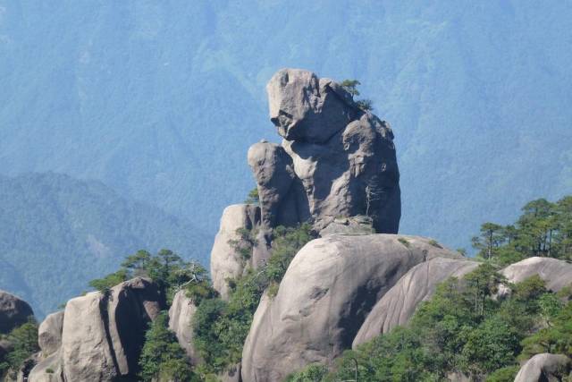 三清山是道教名山位于江西,其道教文化开始于晋代葛洪,唐朝时道教被