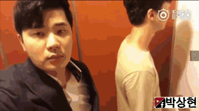 韩国小哥终极恶搞:突然对亲吻男性朋友,朋友们的反应笑尿了哈哈哈哈哈