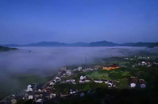 的风景 你可以在华阳水库的大坝上看一场黄昏 在茶溪小镇的风光中品味