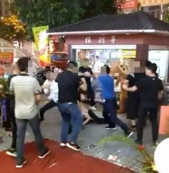 打架斗殴有桂林人!广西宜州两个"基店"发生激战,7人受伤,11被拘!
