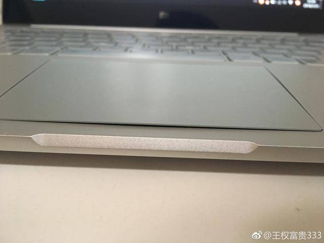 多个用户小米笔记本出现电池鼓包,要步三星No