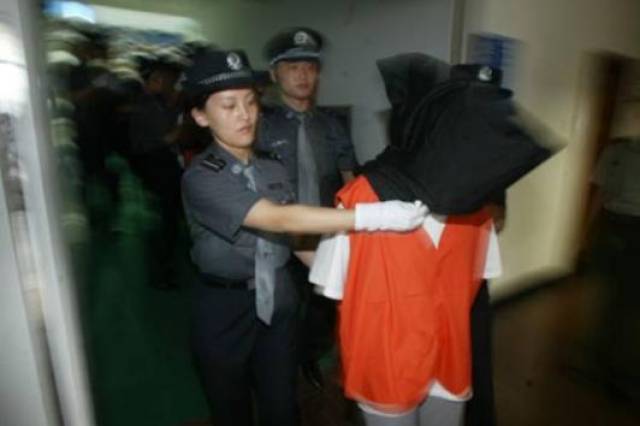 是因为你还没有经过审判定罪,那么这时候犯罪嫌疑人还不是罪犯,也就是
