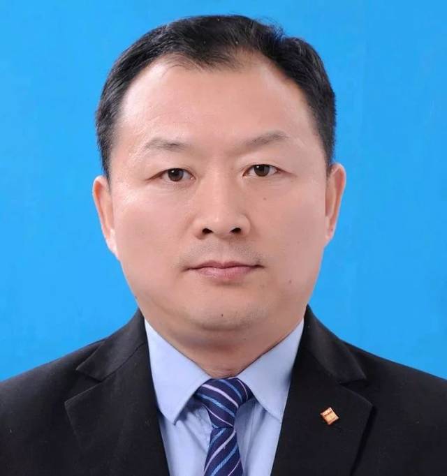 王振东 苏振中 李田 李永 他们之中,有的成为了优秀的售前人员.