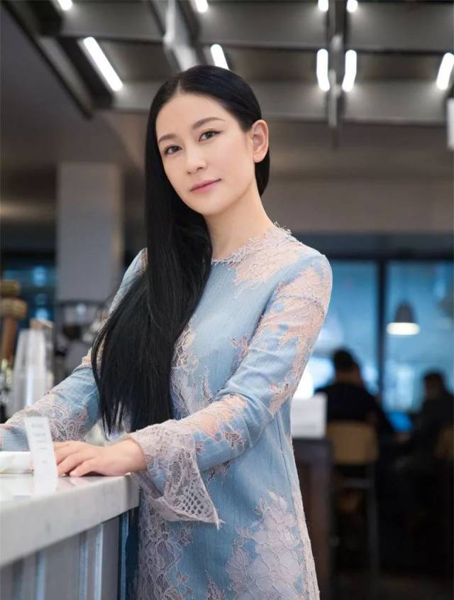 女神级服装设计师是如何玩转国际市场的?