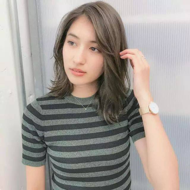 微卷 齐肩发