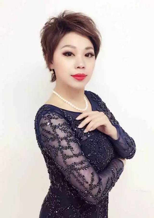 女中音歌唱家 杨丽