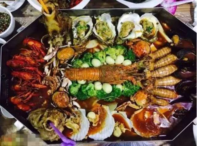 海鲜大咖口味偏麻辣;若喜饮食清淡,汤倒是不错的选择.