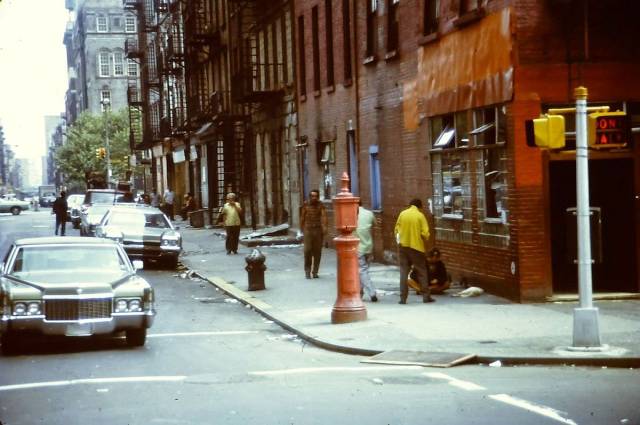 老照片: 70年代破败的纽约 国际大都市的另外一面