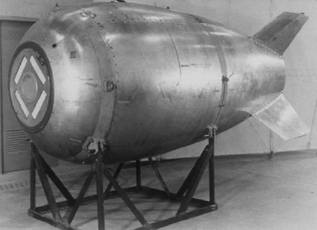 1945年8月9日,美国在长崎市投掷的"胖子"原子弹就采用了钚.