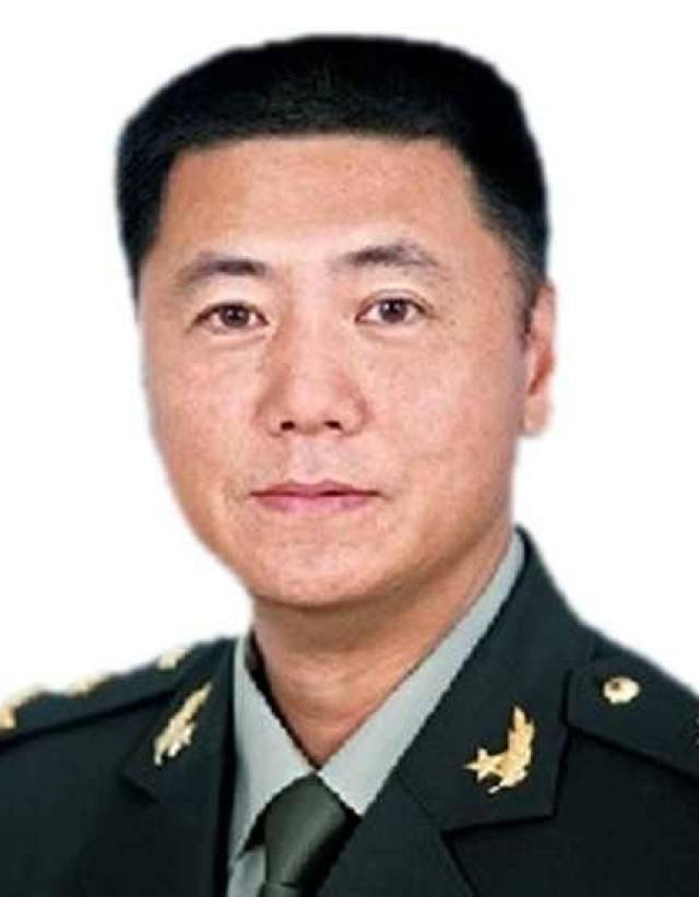 原九十一师副师长,现陆军司令员,十九大中央委员韩卫国上将.