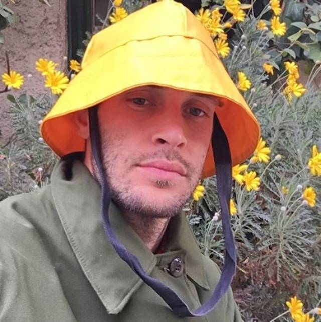 除了发沙滩羞羞视频,他靠什么爆红,比王思聪还