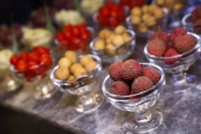 邓森 姿,邓森,邓森化