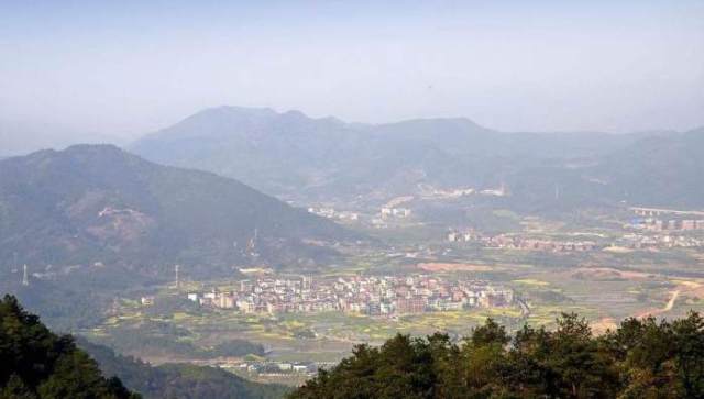 江苏省和浙江省经济总量哪个大_浙江省和江苏省地图