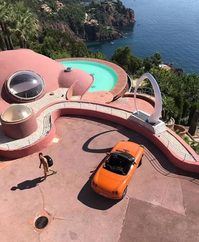 除了发沙滩羞羞视频,他靠什么爆红,比王思聪还