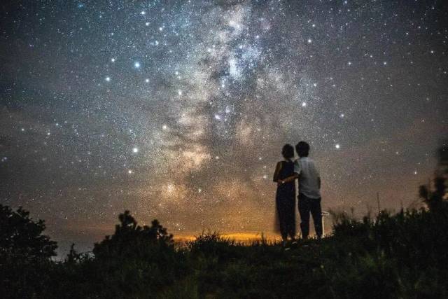 比流星雨更闪耀,这一份8月最浪漫时间表请您收好!