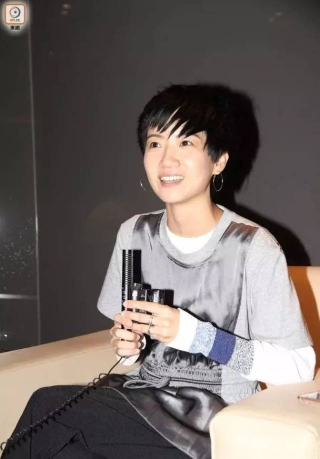 香港组合at17卢凯彤堕楼身亡!曾患躁郁症,FB透