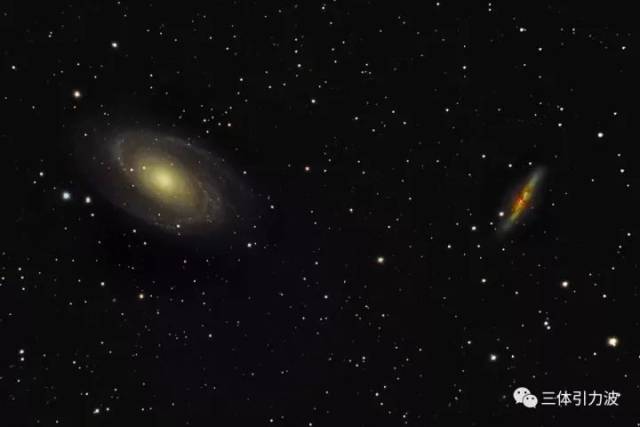 左侧是m81星系,右侧是m82星系.