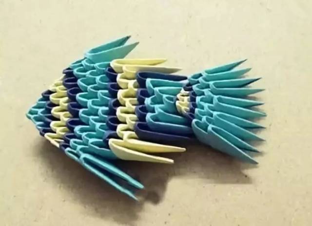 折纸| 简单热带小鱼用三角插做超详细包学会!
