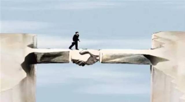 不能保密的人自然也得不到别人的信任,即使某一个圈子接受了你,再想