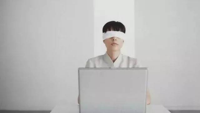 你确定中国盲道不是一种花纹?为啥盲道上看不见盲人?