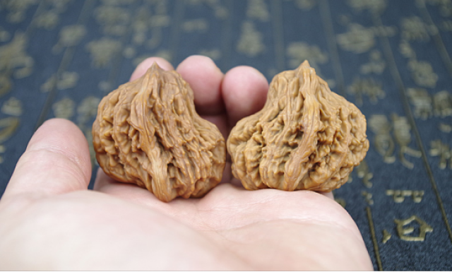 如果能够穿越,您手中的这些异形核桃,乾隆爷也要对你刮目相看