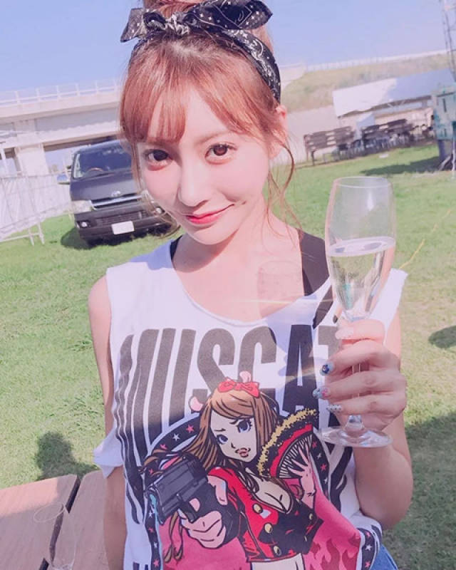 女优明日花绮罗这么有明星味?她被吸引出道,如