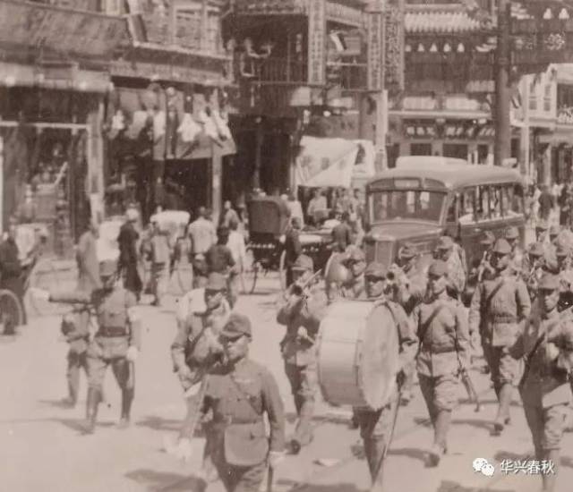 2,日军占领徐州后,在大街上自行欢呼庆祝自己的胜利