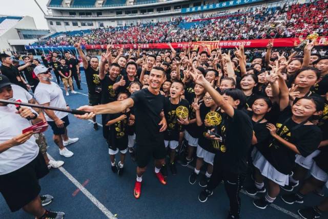 7月19日,cristiano ronaldo(c罗)进行了为期两天的中国行.